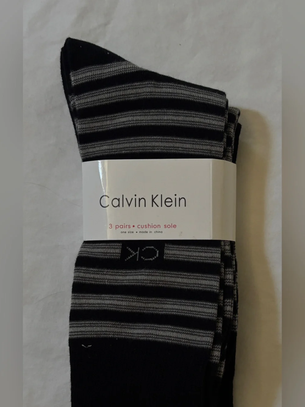 Calvin Klein Men’s 12 Pair Cushion Sole Crew Socks Black Gray Assorted New
